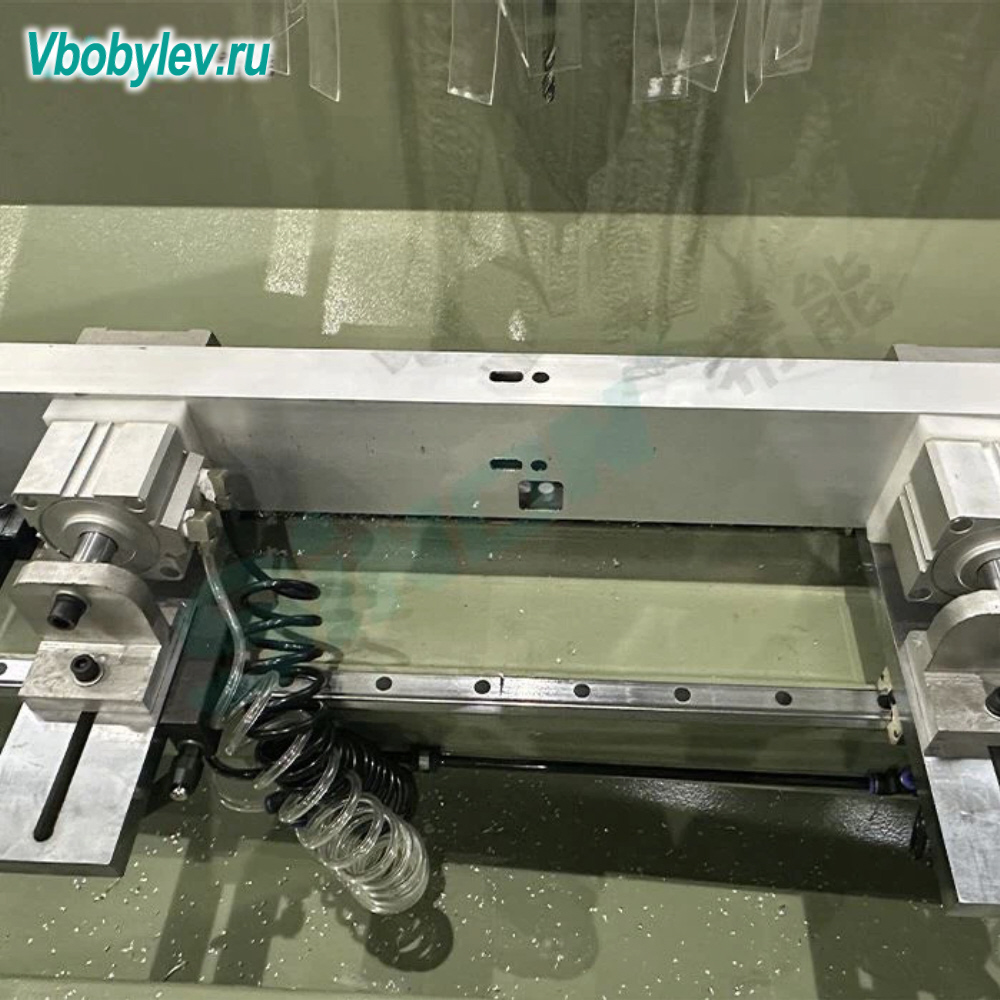 GCFGZC-805 Фрезерный Станок С ЧПУ для алюминиевого или ПВХ профиля, 3 оси
